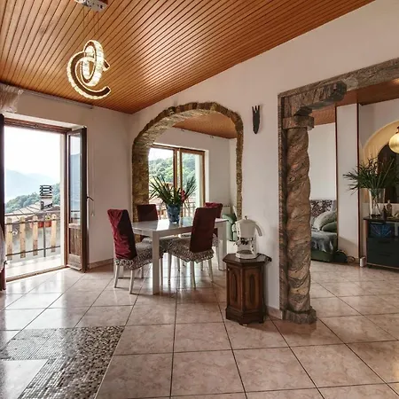 Pergola Lake View Musso